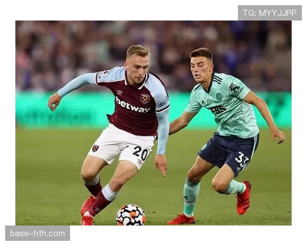 罗杰斯战术体系解析：高位压迫与控球推进的融合